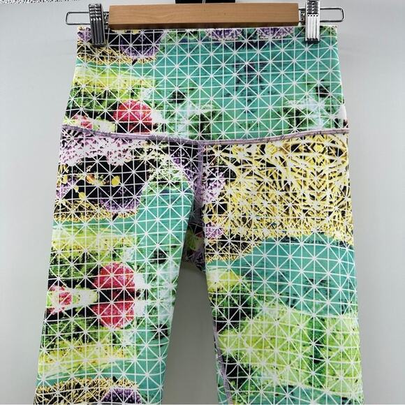 Lululemon Rare Wunder Under Crop II *Full-On Luon (Roll Down) in Paradise Grid 4 - Picture 4 of 11